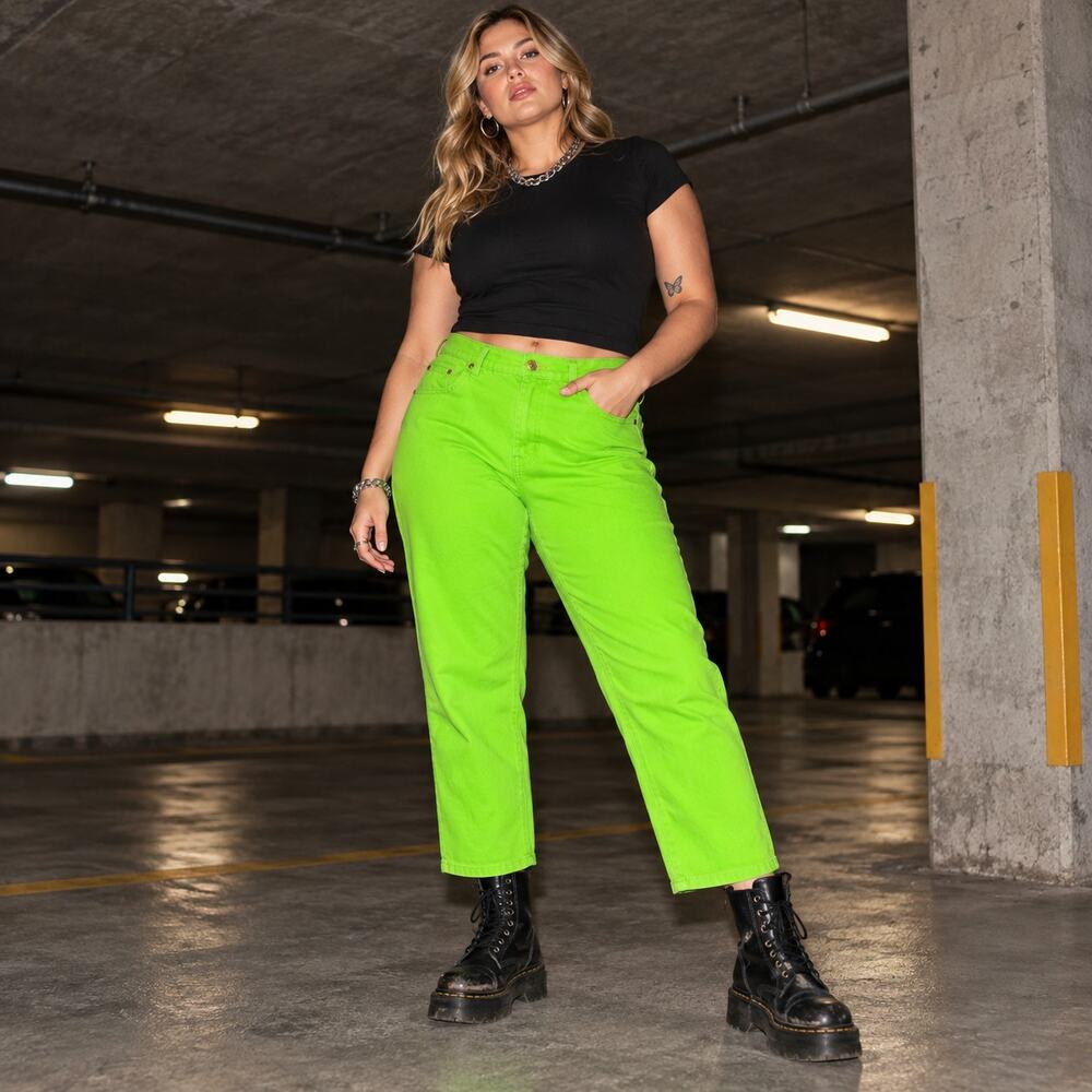 DG2 Diane Gilman Size 14 Neon Lime Green Straight Leg Cropped Jeans